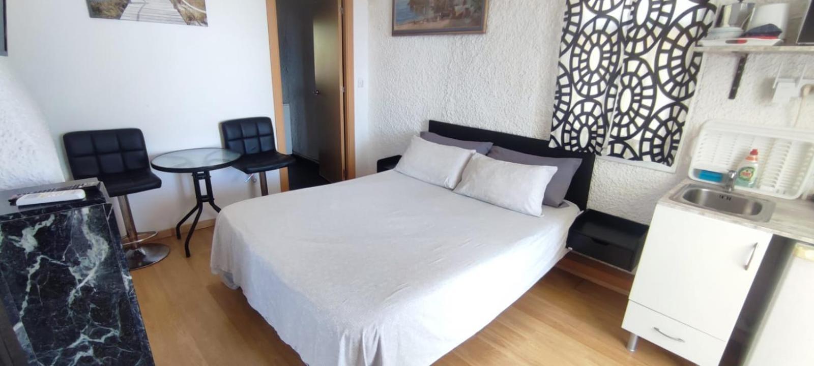 Bluemar Guest House Almería Exterior photo